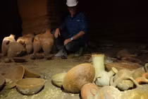 Khám phá hang động, chuyên gia mừng rỡ thấy "báu vật" này 