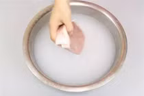 Muốn thịt lợn hết chất bẩn và vi khuẩn, hãy đổ thêm nước này