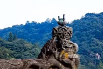 Bí ẩn lư hương nằm ở nơi hiểm hóc trên núi Võ Đang