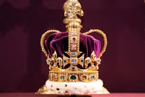 Vương miện cho lễ đăng quang của Vua Charles III có gì đặc biệt? 