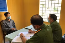 Vụ đường dây buôn lậu xăng giả “khủng”: Đã có 33 người bị khởi tố