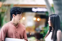 Chồng dẫn vợ tới thăm tình cũ rồi thú nhận một bí mật động trời