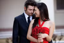 Vợ trẻ khuyên chồng chuyện 'động trời' để cư xử với sếp nữ