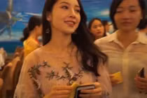 Cô giáo tiếng Anh xinh đẹp tài giỏi nhưng vẫn ế vì lý do bất ngờ