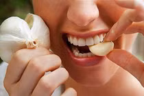 Tỏi rất tốt cho sức khỏe nhưng những người này nên tránh xa