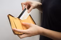 Từ giờ đến cuối năm, cứ đặt thứ này vào ví là Thần Tài ưng ý phát lộc