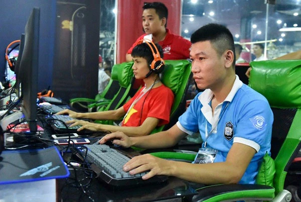 Hưng Nhổn Gunny - đối thủ ngang tài với Chim sẻ đi nắng