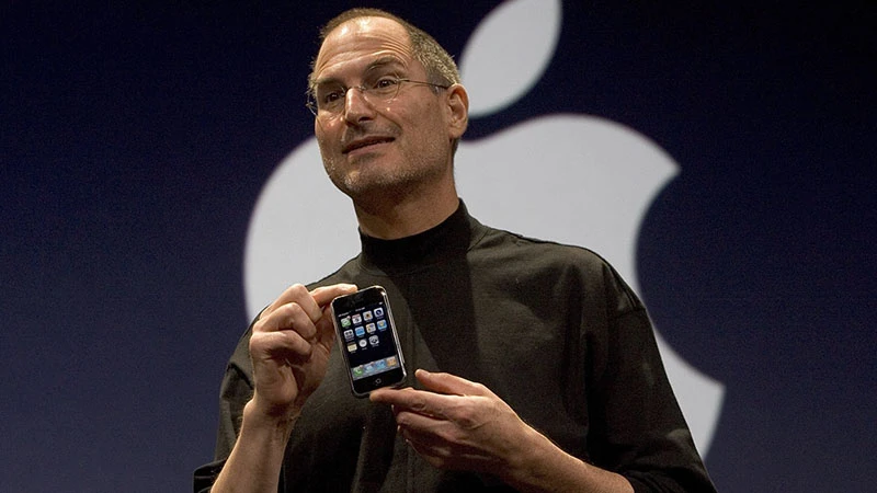 “Tiền thân” của iPhone 12 đã từng tệ hại như... cục gạch