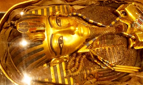 Bí mật vừa hé lộ trong lăng mộ Tutankhamun, cả thế giới ngỡ ngàng