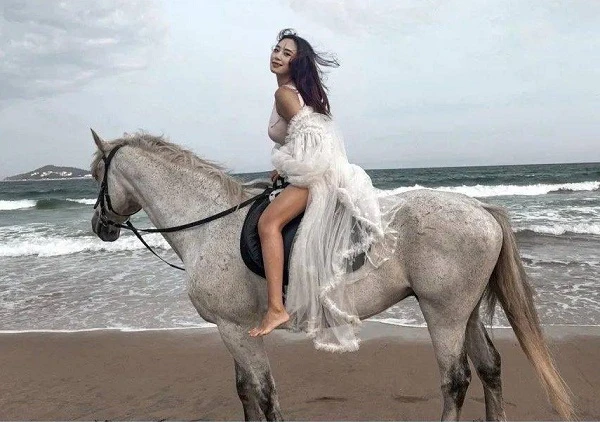Phô vòng 3 tròn đầy 1m, “nữ thần” sexy lộ cách giảm cân sốc 
