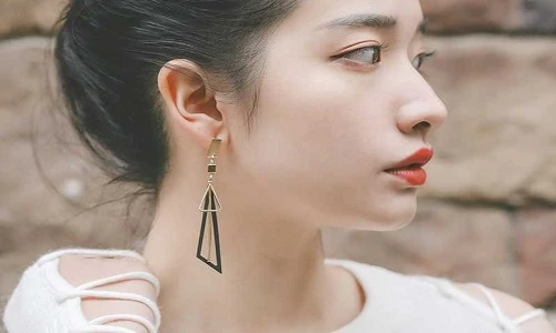 Những mẫu khuyên tai xinh xắn cho quý cô điệu đà