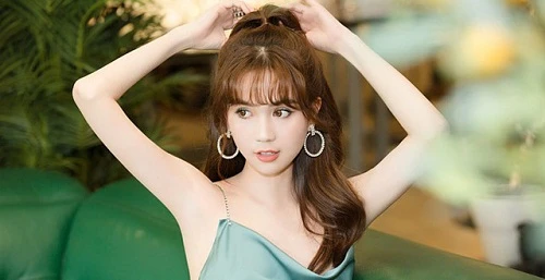 Bỏ mốt “gái hư”, Ngọc Trinh khoe trọn vẻ quyến rũ “chết người”