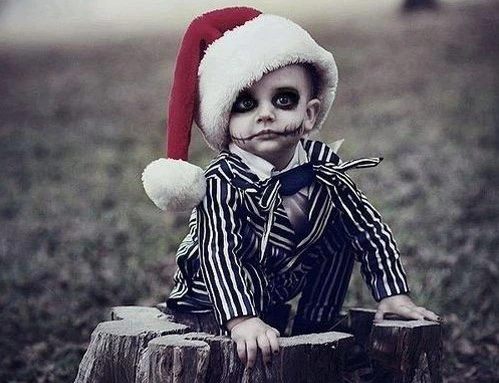 Ảnh bé trong trang phục Halloween đáng yêu không chịu nổi