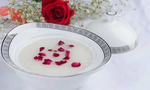 Phát thèm những món ăn ngon từ hoa hồng ngày Valentine