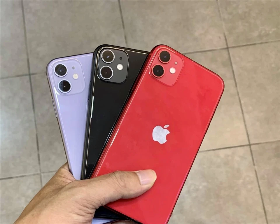 iPhone chính hãng, xách tay đua nhau giảm giá trước ngày iPhone 12 ra mắt