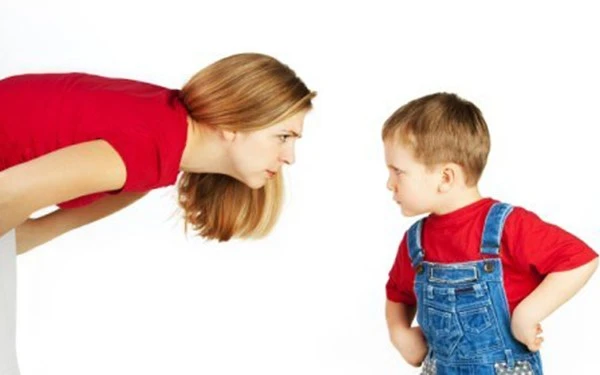 Những thói quen ảnh hưởng xấu đến trẻ cha mẹ cần bỏ