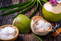Cùi dừa bổ dưỡng, hỗ trợ giảm cân, tốt cho tim mạch 