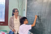 Lần đầu quy định về nhà giáo hợp đồng toàn thời gian sau khi nghỉ hưu