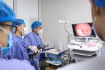 Bé trai 13 tuổi thoát khỏi nguy cơ lồng ruột nhờ phẫu thuật polyp đại tràng