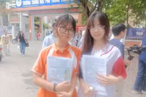 Thí sinh thi môn tự chọn, GDKTPL, tiếng Anh và Lý... chia sẻ khó đạt điểm cao