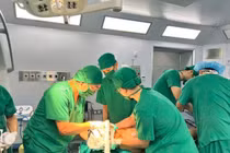 Phẫu thuật thành công cho bệnh nhân trật đốt sống cổ hiếm gặp