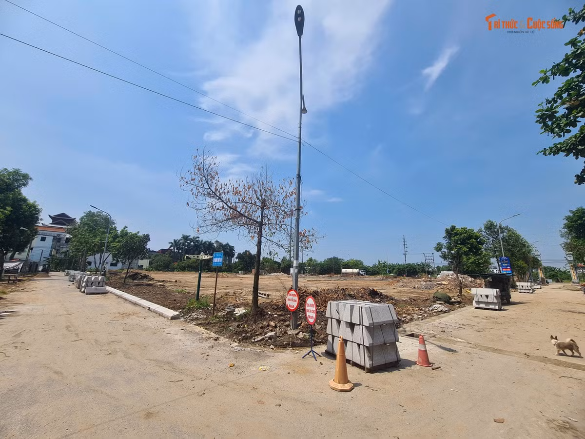 Gallery - Cận cảnh dự cải tạo khuôn viên sân bóng đá 14 tỷ ở Bắc Ninh