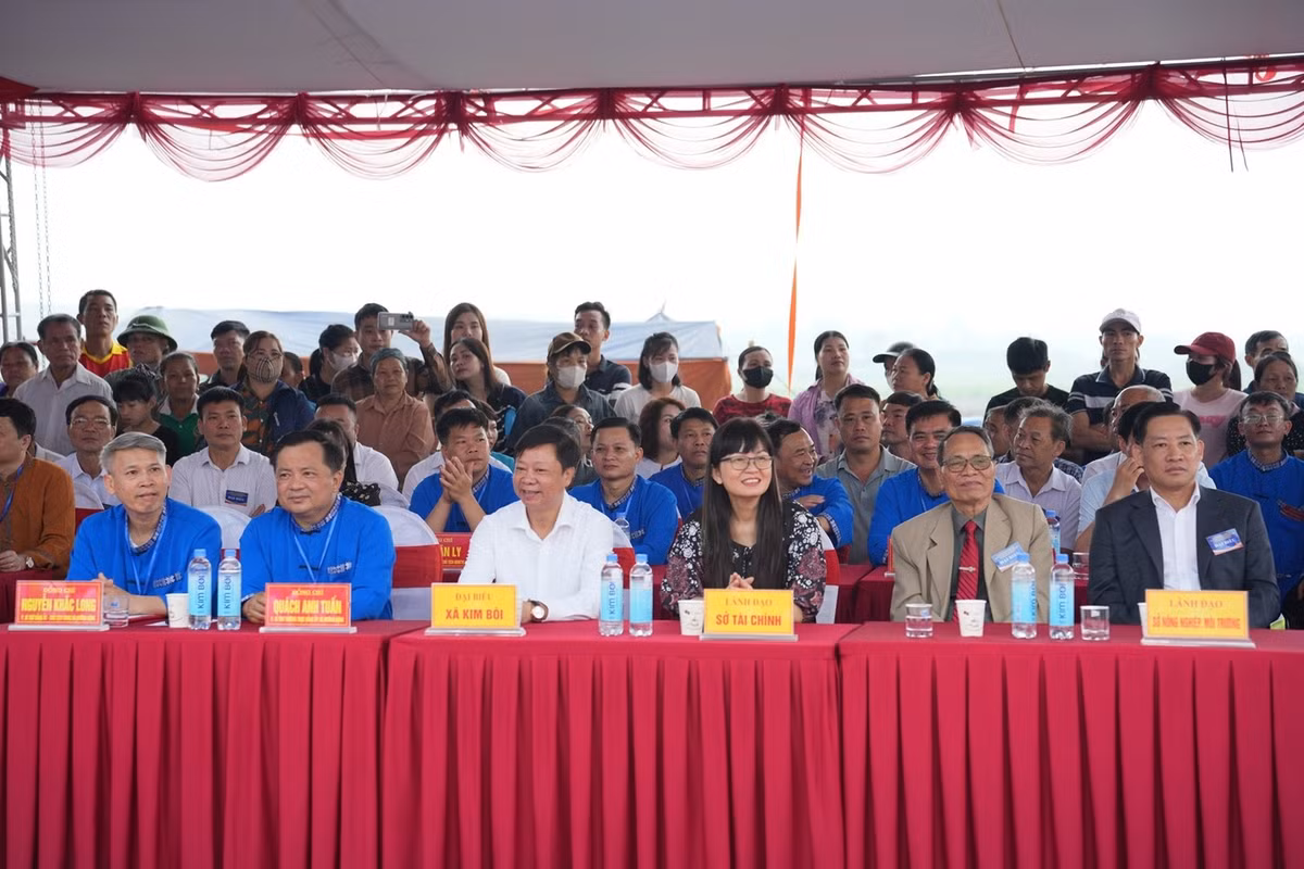 Dự buổi lễ còn có Lãnh đạo một số Sở ngành của tỉnh và các xã trong tỉnh...