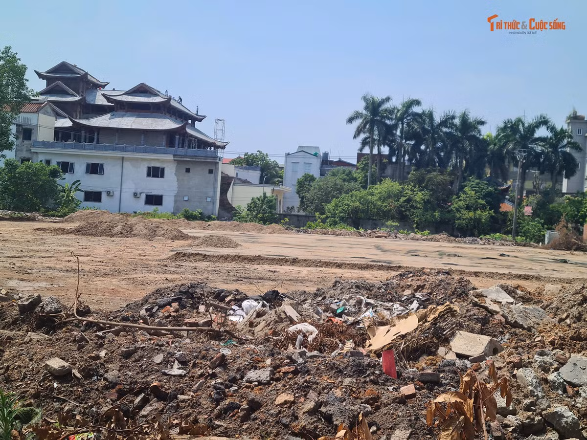 Gallery - Cận cảnh dự cải tạo khuôn viên sân bóng đá 14 tỷ ở Bắc Ninh - image 8
