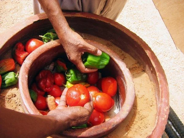 Tủ lạnh không dùng điện thời "ông bà anh" đến nay vẫn dùng tốt