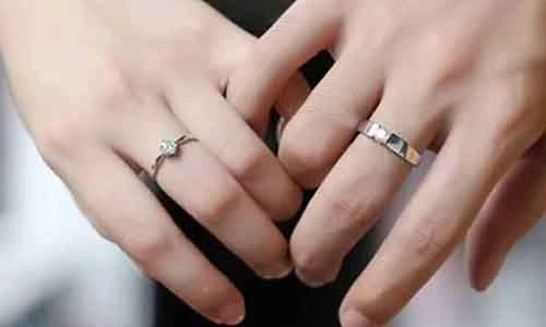 Video: Đeo nhẫn tiết lộ may - xui của bạn