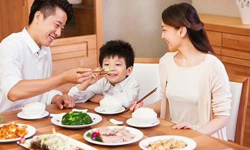 Video: 90% người Việt đang ăn cơm sai cách