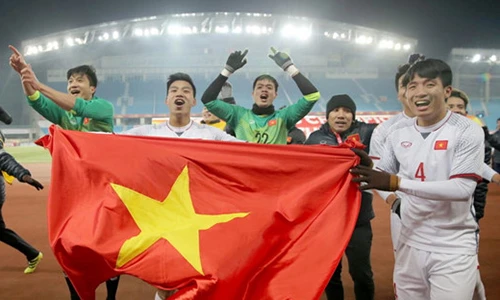 Video: Cười ngất bố con Xuân Bắc dự đoán tỉ số chung kết AFC Cup