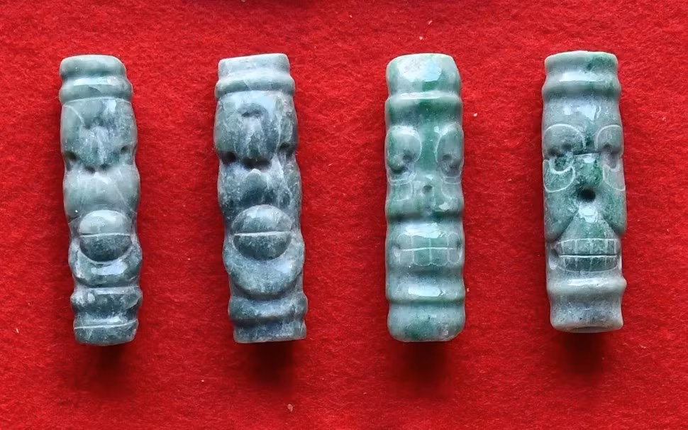 Lăng mộ được các chuyên gia xác định thuộc về nhà vua Caracol có tên là Te K'ab Chaak. Tên của vị vua này có ý nghĩa đặc biệt. Trong đó, Chaak là thần mưa được người Maya tôn thờ. Te K'ab có nghĩa là cành cây, ngụ ý vị vua này như cánh tay đắc lực của thần mưa. Ảnh: Caracol Archaeological Project, University of Houston.
