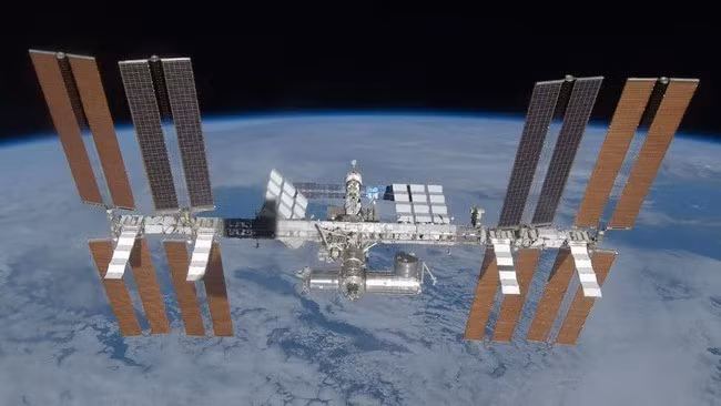 Ngày 2/11, Trạm Vũ trụ Quốc tế (ISS) kỷ niệm năm thứ 25 có người ở liên tục. Đây là nơi ghi dấu một trong những thành tựu công nghệ vĩ đại và đắt đỏ nhất trong lịch sử nhân loại. Ảnh: NASA.
