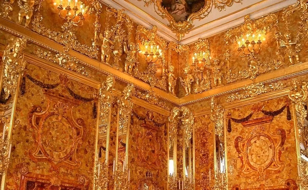 Kể từ đó, tung tích của Căn phòng hổ phách huyền thoại trở thành bí ẩn lớn. Một số người cho rằng, căn phòng có thể đã bị phá hủy trong chiến tranh khi xảy ra các cuộc giao tranh ác liệt giữa Liên Xô với phát xít Đức ở Königsberg. Ảnh: Wikimedia Commons, jeanyfan.