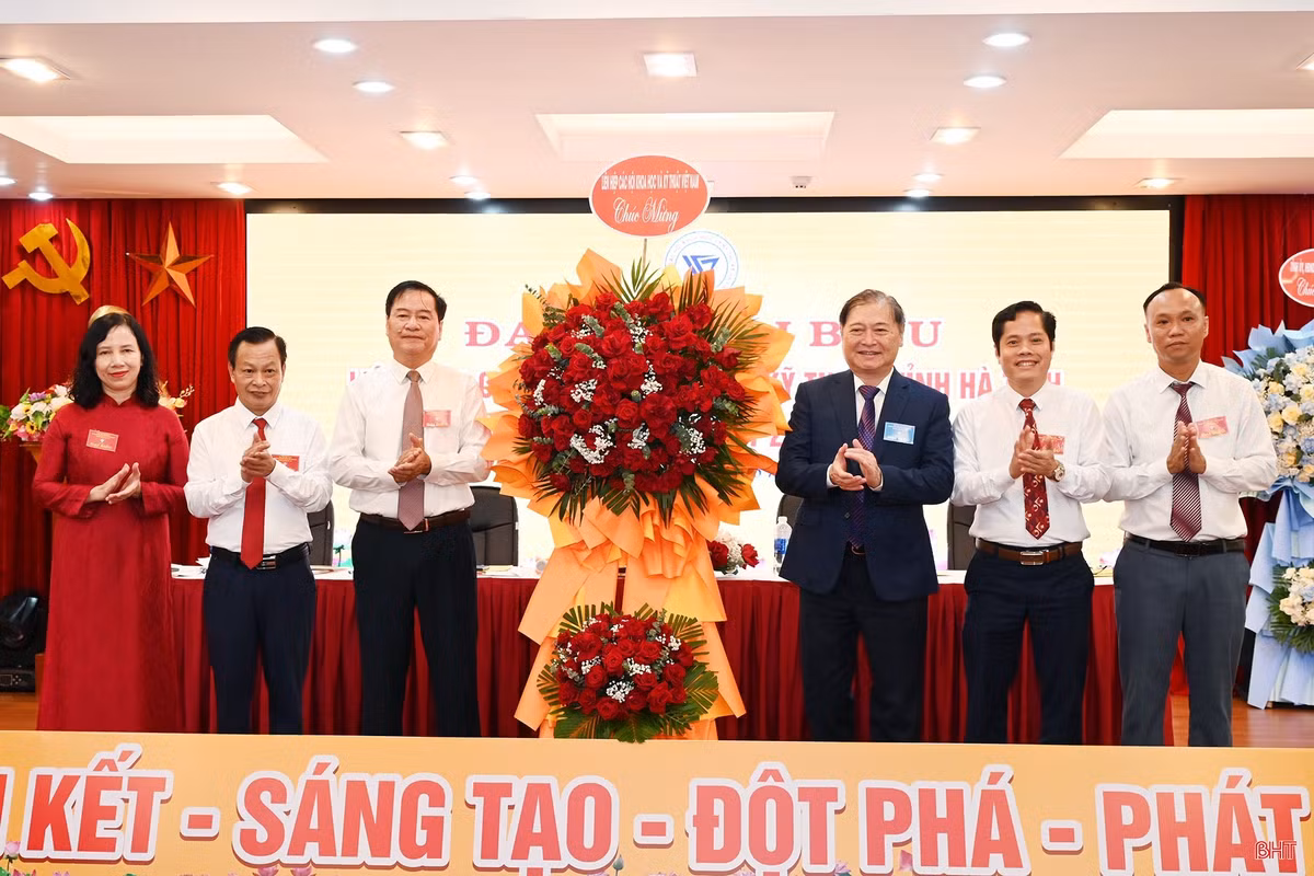 GS.TSKH Phan Xuân Dũng – Chủ tịch Liên hiệp các Hội Khoa học và Kỹ thuật Việt Nam...