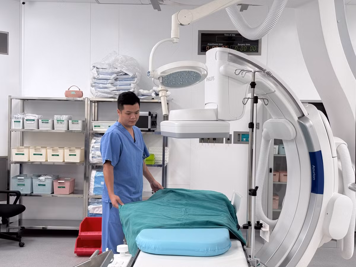 Hệ thống thiết bị y tế hiện đại.