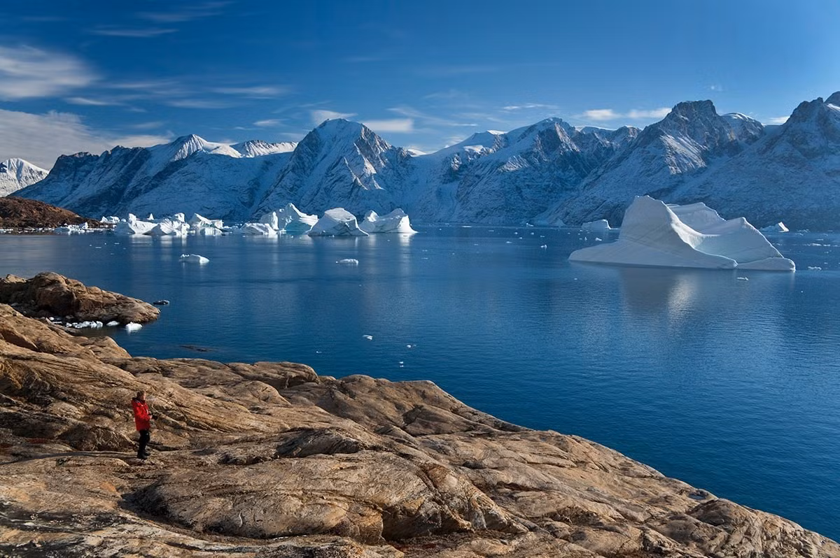 Nhờ vậy, Greenland trở thành khu vực có tài nguyên phong phú hàng đầu thế giới bao gồm những nguyên liệu thô quan trọng như lithium và đất hiếm, nhiều kim loại và khoáng sản giá trị, cũng như trữ lượng lớn dầu mỏ và khí đốt. Ảnh: findislands.com.