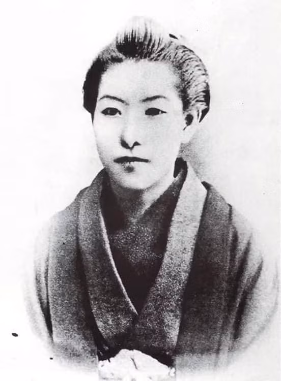 Nữ văn sĩ Ichiyo Higuchi - Người có đóng góp quan trọng cho thơ ca Nhật Bản, được chọn in hình trên tờ tiền 5000 yên