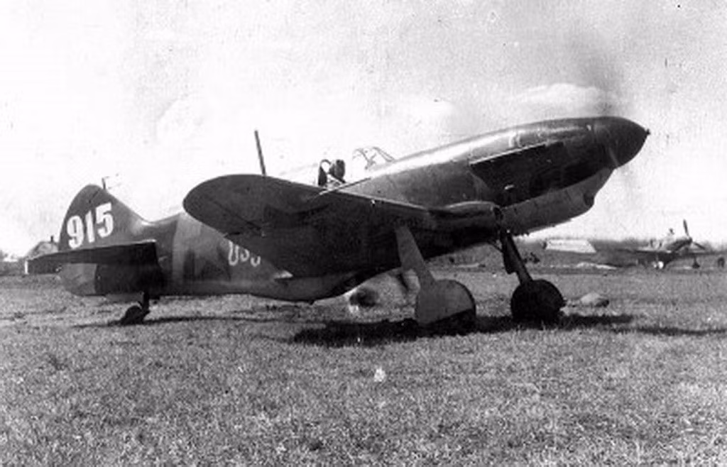Cụ thể, vào 4h50 sáng ngày 22/6/1941, máy bay ném bom SB của Liên Xô cất cánh từ sân bay Panevezys ở Litva. Đích đến của họ là thành phố Tilsit ở Đông Phổ (ngày nay là Sovetsk, Vùng Kaliningrad). Ảnh: wearethemighty.