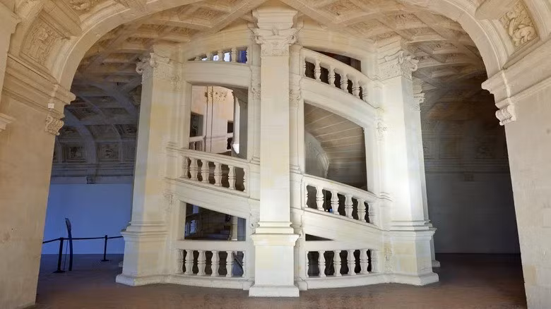 Theo các chuyên gia, lâu đài Chambord có tới 83 cầu thang, 426 phòng nhưng chỉ mở cửa 60 phòng cho công chúng tham quan. Ảnh: Sylvain Sonnet/Getty Images.
