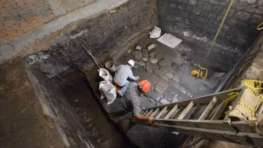 Bên dưới tòa nhà Nacional Monte de Piedad ở giữa quảng trường trung tâm thủ đô Mexico City là tàn tích một cung điện cổ của người Aztec. Nền văn minh Aztec phát triển mạnh ở miền trung Mexico trong khoảng thời gian từ năm 1300 - 1521. Ảnh: INAH.