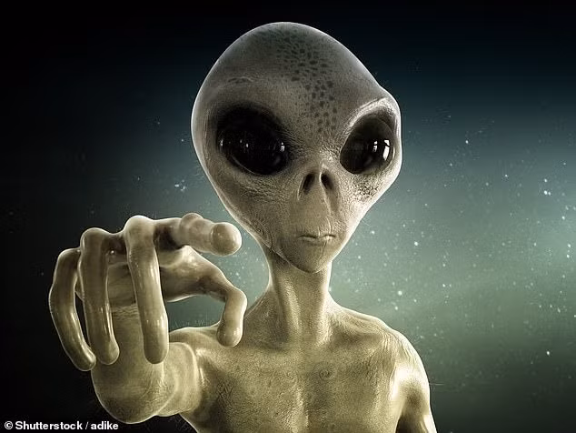 “CIA và các tổ chức khác thường cố gắng gán nhãn những phát hiện về UFO trên Google Earth thành thứ khác để đánh lạc hướng và đánh lừa công chúng về sự thật”, ông Waring nói. Ảnh: Shutterstock/adike.