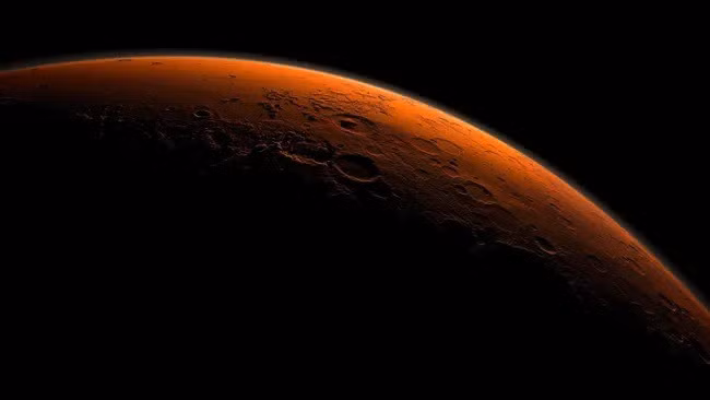 Colin Wilson, nhà khoa học phụ trách sứ mệnh Trace Gas Orbiter, cho biết những quan sát này có thể giúp hiểu rõ hơn về những gì đang diễn ra trên sao Hỏa ngày nay. Việc thu thập các quan sát liên tục, lâu dài và trên quy mô toàn cầu để khám phá sự năng động của sao Hỏa là mục tiêu chính của các tàu thăm dò quỹ đạo hiện tại và tương lai. Ảnh: Universal History Archive/ Universal Images Group via Getty Images.