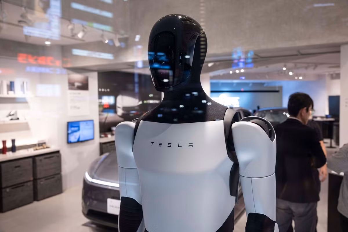 Trong tương lai xa hơn, ông Musk tin rằng, robot hình người khi kết hợp AGI sẽ mở ra khả năng đưa nhân loại bước vào kỷ nguyên thịnh vượng vượt xa tưởng tượng. Ảnh: Stanislav Kogiku/SOPA Images/LightTocket via Getty Images.