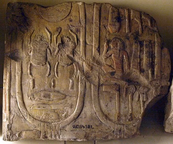 Các nhà nghiên cứu tìm được rất ít thông tin về pharaoh Ay - người cai trị Ai Cập sau khi Tutankhamun qua đời. Họ chỉ biết rằng, trước khi lên ngôi báu, Ay là một quan chức hoàng gia cấp cao trong nhiều năm. Ông có thể từng giữ chức tể tướng. Ảnh: Captmondo.