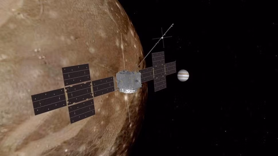 Mặt trăng Ganymede - vệ tinh của sao Mộc và được xem là lớn nhất trong hệ Mặt Trời - được cho là địa điểm có thể tồn tại sự sống ngoài hành tinh. Theo các chuyên gia, Ganymede chứa phần lõi hoàn toàn khác biệt với hành tinh chủ, và có thể tồn một đại dương lỏng nằm sâu bên dưới lớp vỏ băng giá - có thể tồn tại sự sống. Ảnh: ESA/ATG MediaLab.