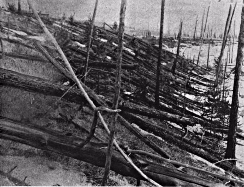 Vào sáng ngày 30/6/1908, một vụ nổ mạnh gấp 1.000 lần quả bom nguyên tử thả xuống Hiroshima, Nhật Bản trong cuối Thế chiến 2 đã ước tính gây ra hậu quả tương đương một trận động đất mạnh 5 độ Richter ở vùng Tunguska, Siberia. Ảnh: NASA.