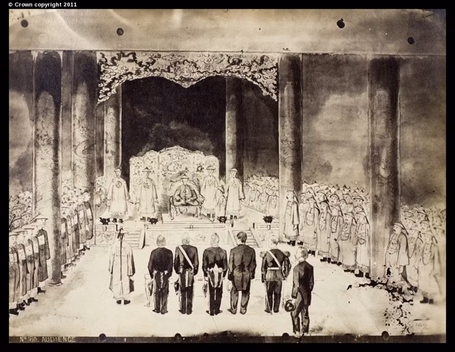 Các quan chức ngoại giao nước ngoài tiếp kiến hoàng đế Đồng Trị năm 1873.