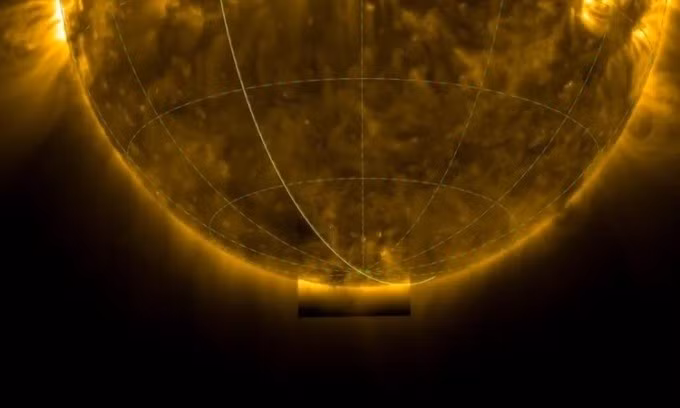 Những hình ảnh mới từ Solar Orbiter của Cơ quan Vũ trụ Châu Âu (ESA) cho thấy góc nhìn về cực nam của Mặt trời chưa từng được ghi lại trước đây. Những hình ảnh này được chụp vào ngày 23/3. Ảnh: ESA.